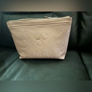 NWT GUESS LARGE COSMETIC TRAVEL MAKE UP BAG 11" x 8'' x 3"